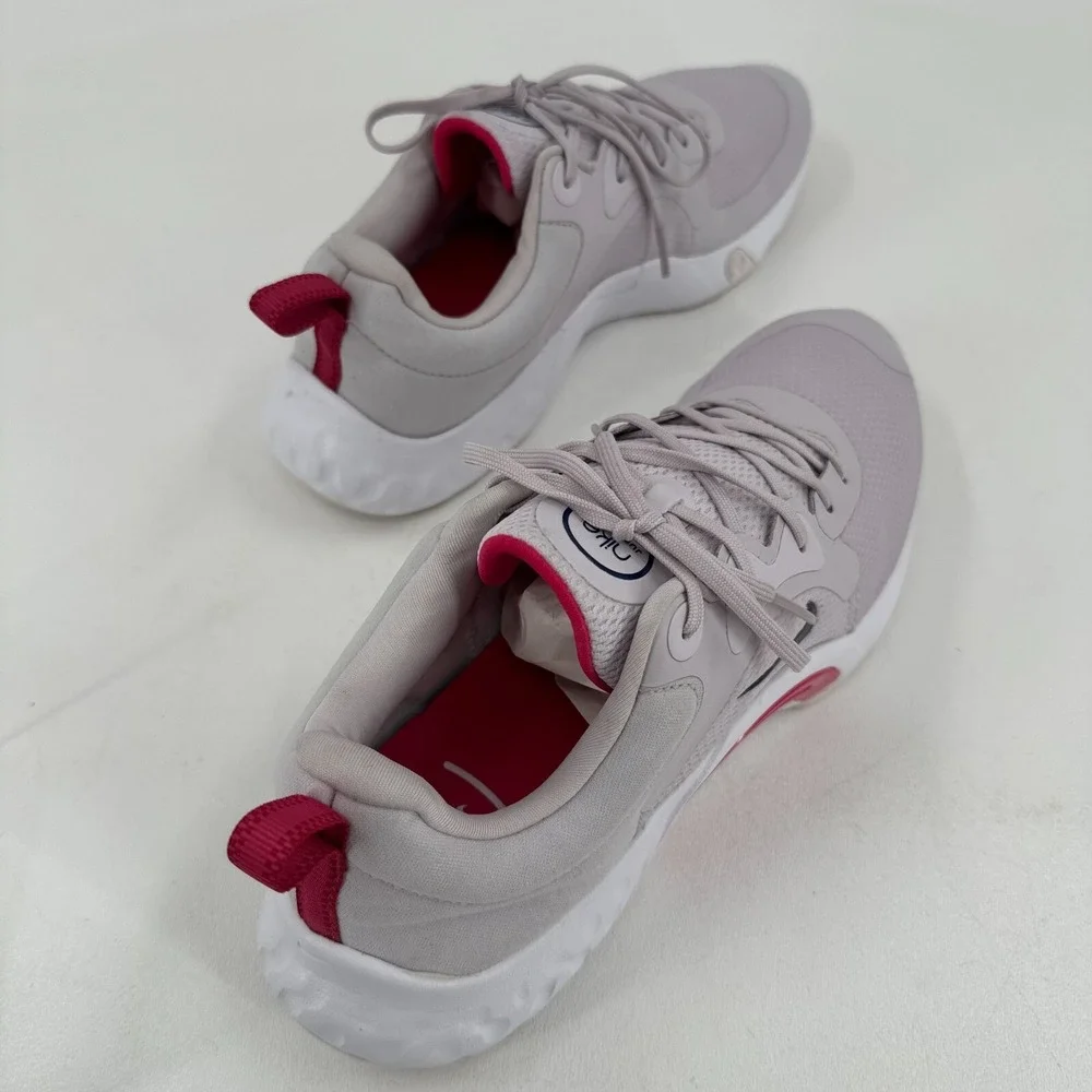 Nike Renew In Season WOMENS Gray Lace Up Athletic Shoes Sneakers SIZE 10